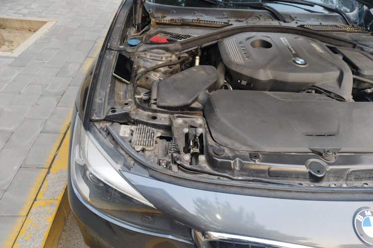 Used BMW 3 Series GT 2019 320i M Sport Package Engine Bay Right