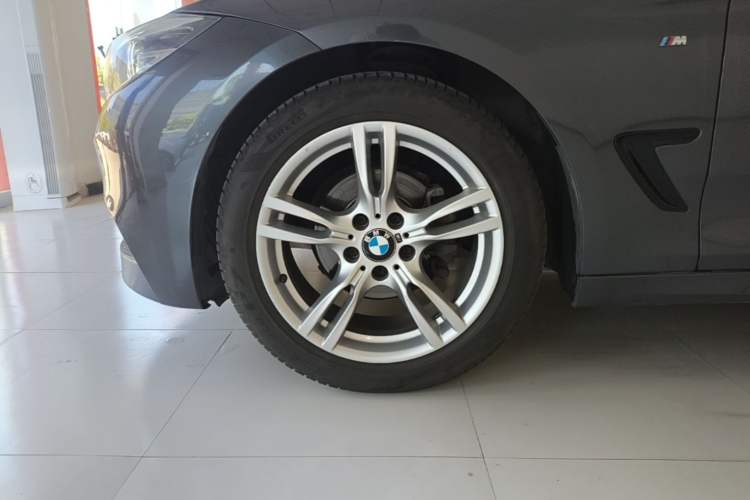 Used BMW 3 Series GT 2019 320i M Sport Exterior 4