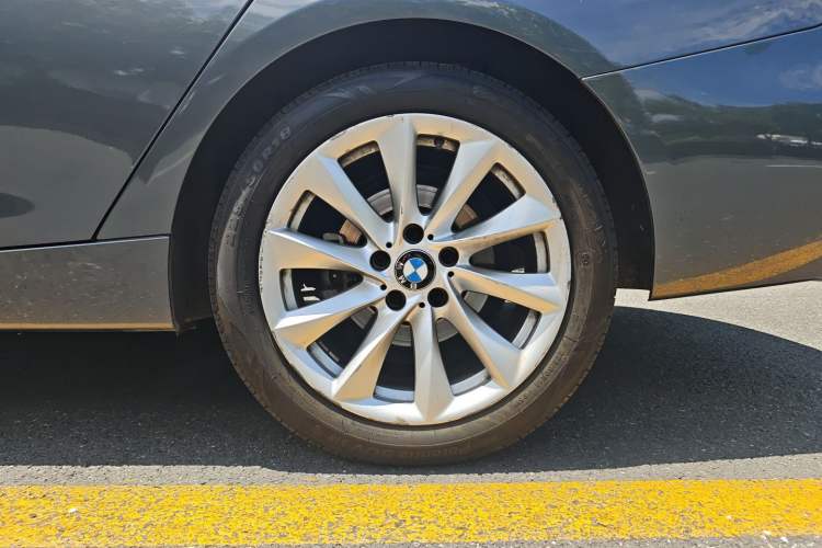 Used BMW 3 Series GT 2019 320i Sport Edition Exterior 4