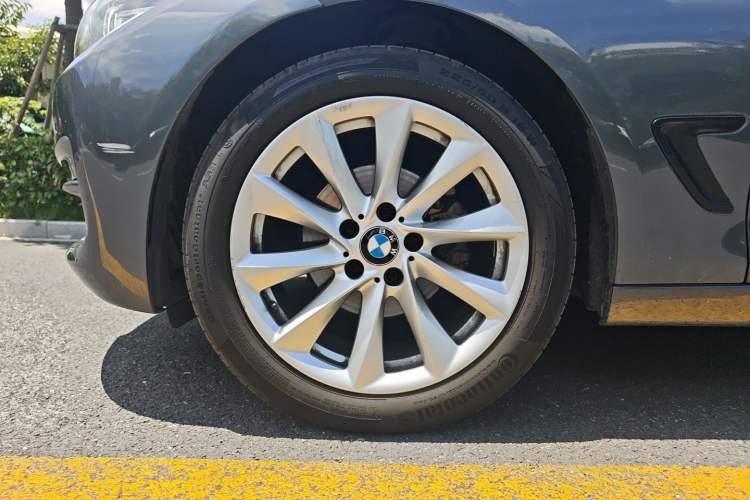 Used BMW 3 Series GT 2019 320i Sport Edition Exterior 5
