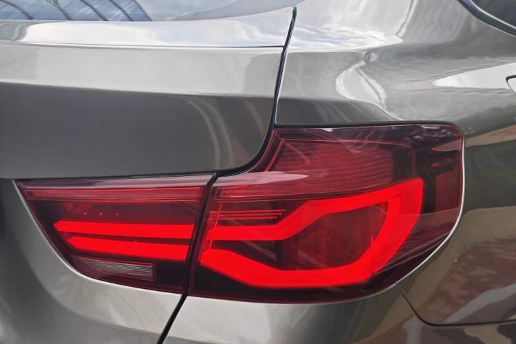 Used BMW 3 Series GT 2019 320i M Sport Package Exterior 9