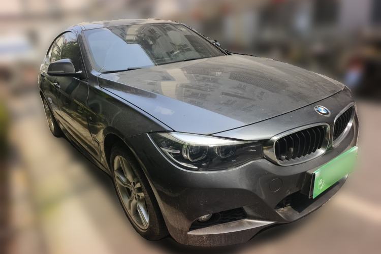 Used BMW 3 Series GT 2019 320i M Sport Package Front Right 45 Deg