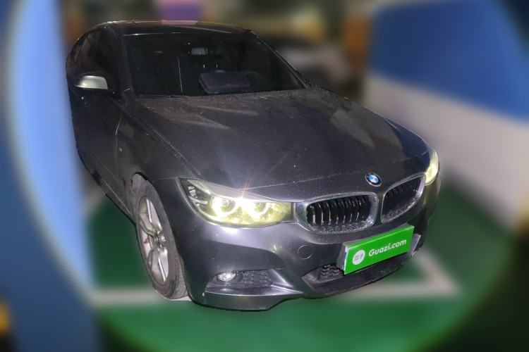 Used BMW 3 Series GT 2019 320i M Sport Package Front Right 45 Deg