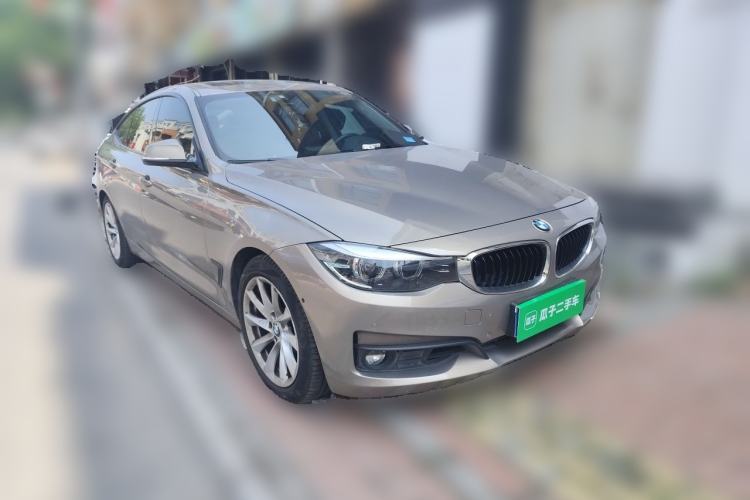 Used BMW 3 Series GT 2019 320i Sport Edition Front Right 45 Deg
