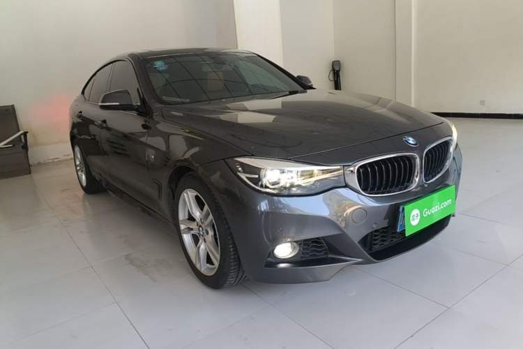 Used BMW 3 Series GT 2019 320i M Sport Front Right 45 Deg