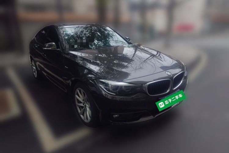 Used BMW 3 Series GT 2019 320i Sport Edition Front Right 45 Deg