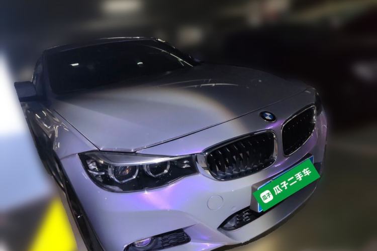 Used BMW 3 Series GT 2019 320i M Sport Package Front Right 45 Deg