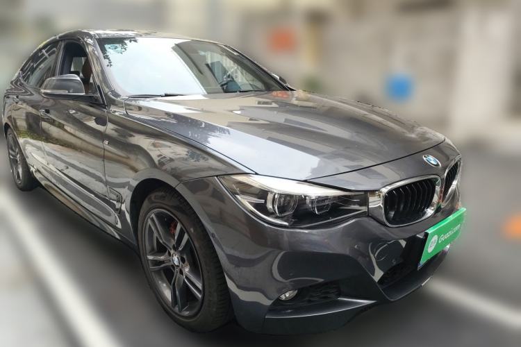Used BMW 3 Series GT 2019 320i M Sport Front Right 45 Deg