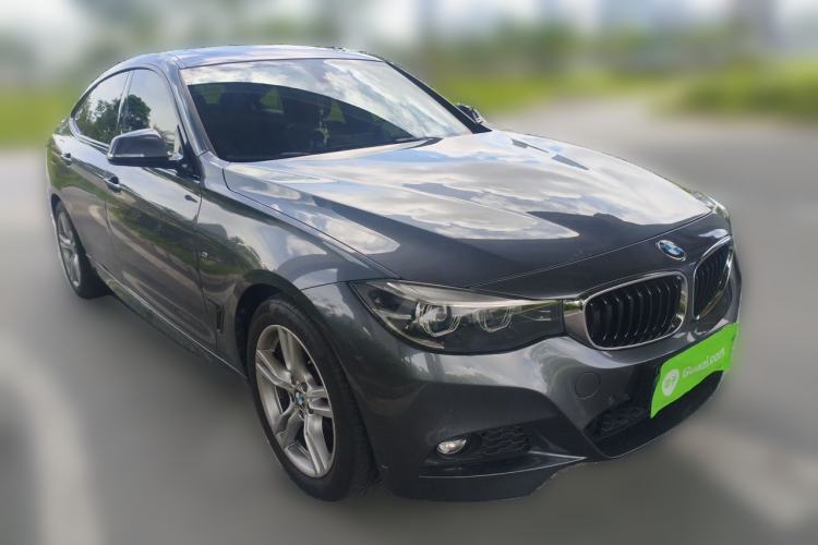 Used BMW 3 Series GT 2019 320i M Sport Package Front Right 45 Deg