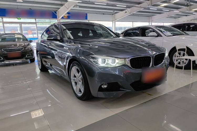 Used BMW 3 Series GT 2019 320i M Sport Package Front Right 45 Deg