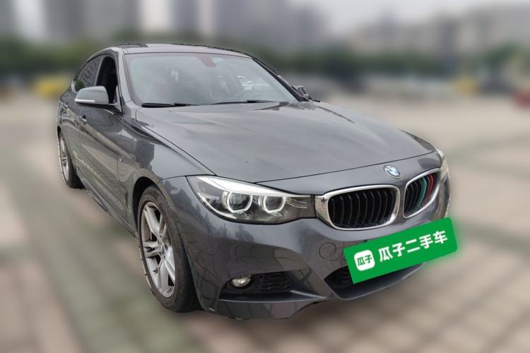 Used BMW 3 Series GT 2019 320i M Sport Package Front Right 45 Deg