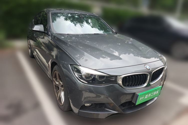 Used BMW 3 Series GT 2019 320i M Sport Package Front Right 45 Deg