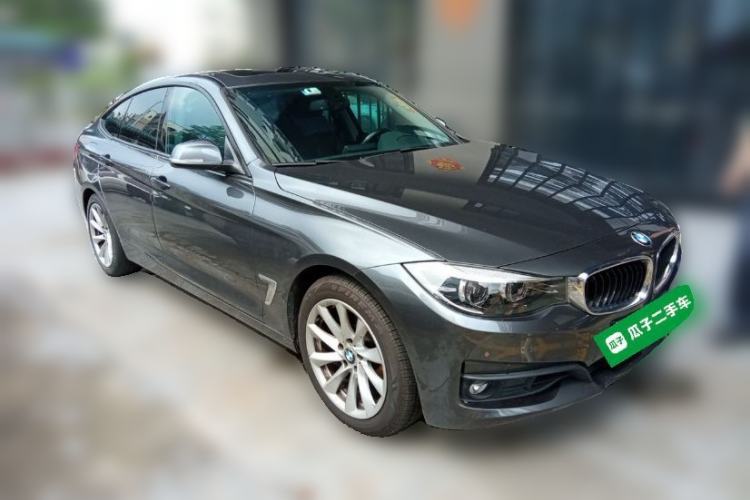 Used BMW 3 Series GT 2019 320i Sport Edition Front Right 45 Deg