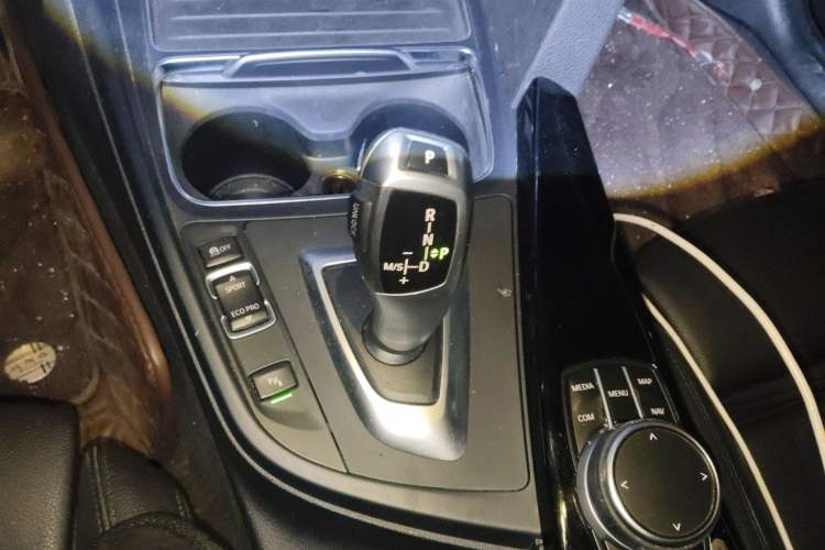 Used BMW 3 Series GT 2019 320i M Sport Package Gear Lever