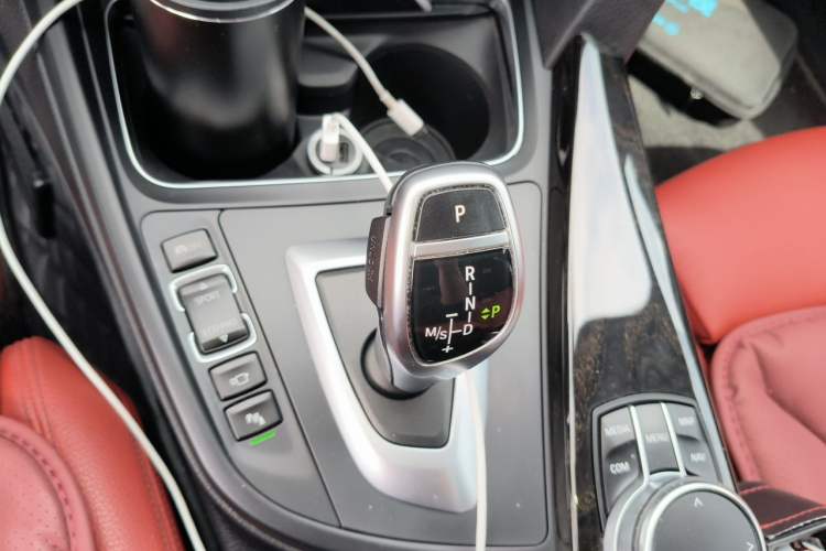 Used BMW 3 Series GT 2019 330i xDrive M Sport Edition Gear Lever