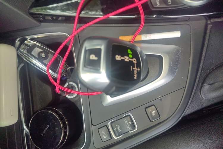 Used BMW 3 Series GT 2019 320i Sport Edition Gear Lever