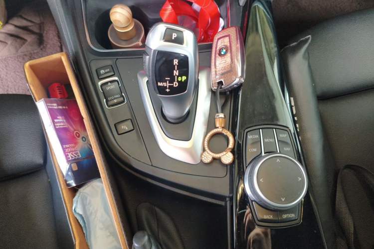 Used BMW 3 Series GT 2019 320i M Sport Package Gear Lever