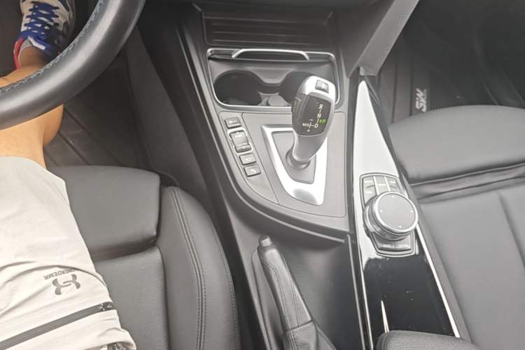 Used BMW 3 Series GT 2019 320i M Sport Package Gear Lever