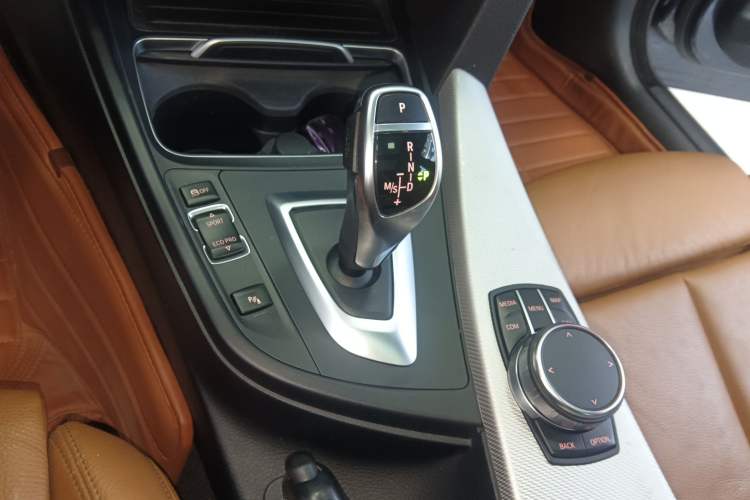 Used BMW 3 Series GT 2019 320i M Sport Gear Lever
