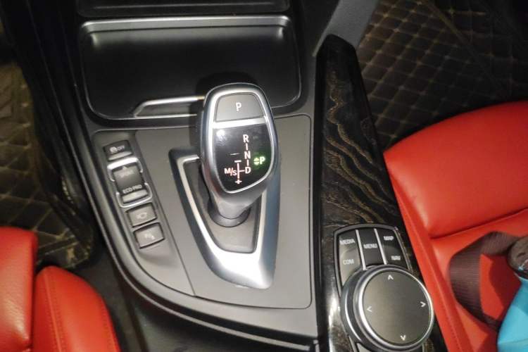 Used BMW 3 Series GT 2019 330i xDrive M Sport Night Edition Gear Lever