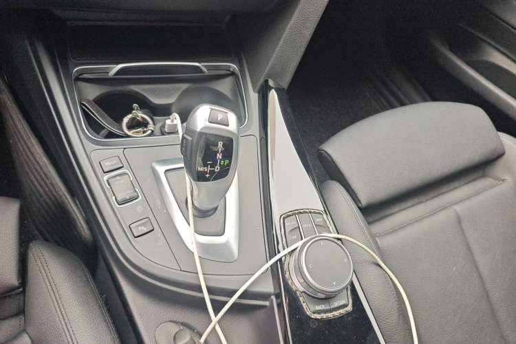 Used BMW 3 Series GT 2019 320i M Sport Package Gear Lever