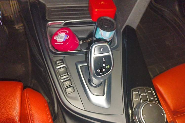Used BMW 3 Series GT 2019 320i M Sport Night Edition Gear Lever
