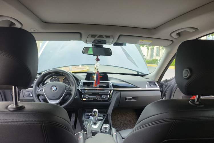 Used BMW 3 Series GT 2019 320i Sport Edition Headliner