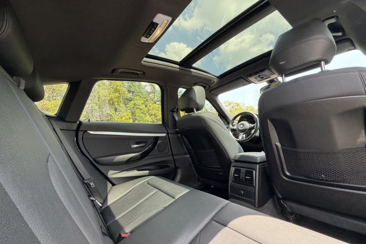 Used BMW 3 Series GT 2019 320i M Sport Package Interior 1
