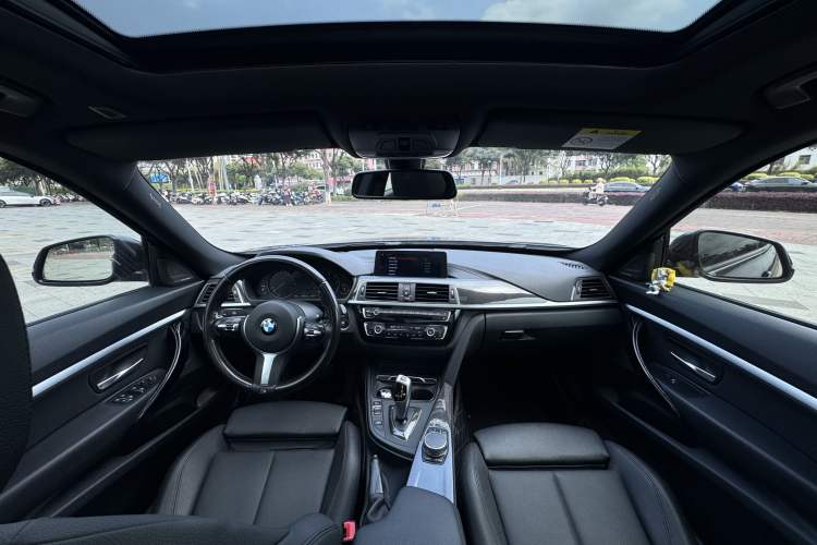 Used BMW 3 Series GT 2019 320i M Sport Package Interior 1