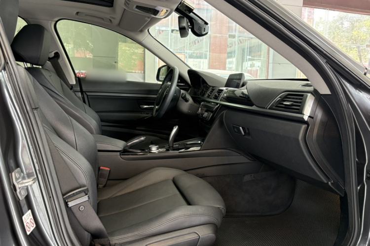 Used BMW 3 Series GT 2019 320i Sport Edition Interior 3
