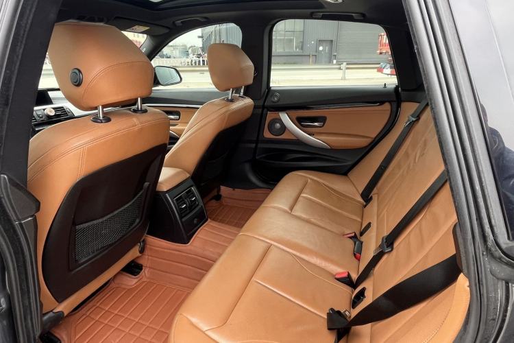 Used BMW 3 Series GT 2019 320i M Sport Interior 4