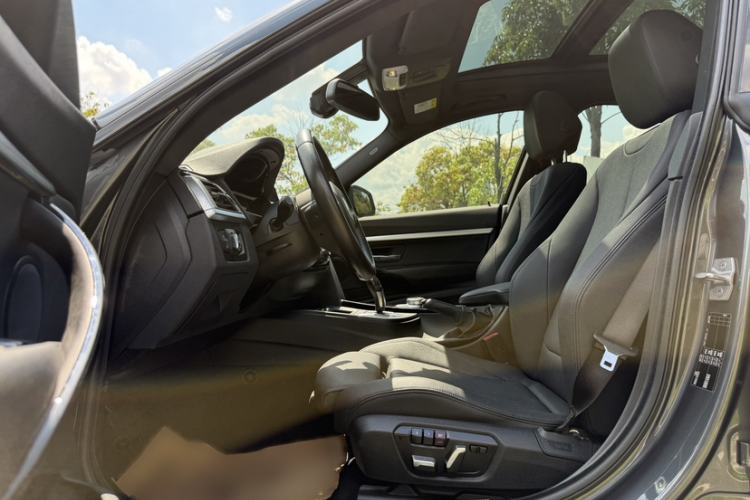Used BMW 3 Series GT 2019 320i M Sport Package Interior 5