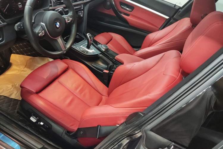 Used BMW 3 Series GT 2019 330i xDrive M Sport Night Edition Left Front Seat