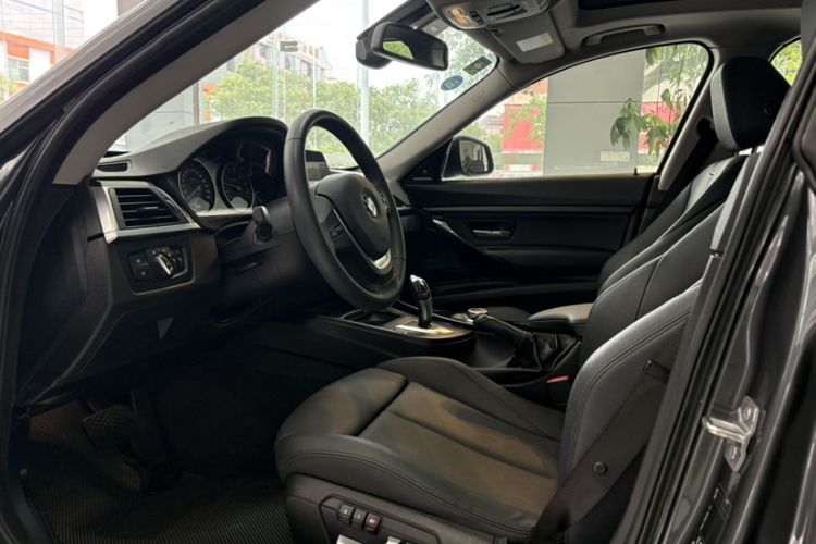 Used BMW 3 Series GT 2019 320i Sport Edition Left Front Seat