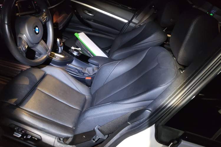 Used BMW 3 Series GT 2019 320i M Sport Package Left Front Seat