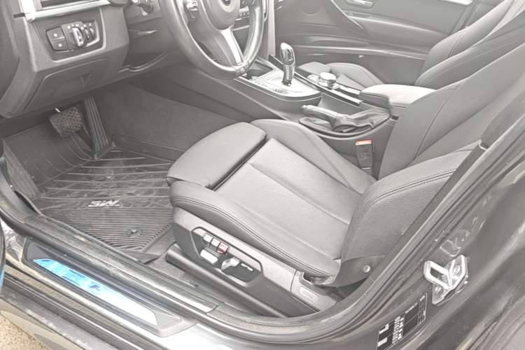 Used BMW 3 Series GT 2019 320i M Sport Package Left Front Seat