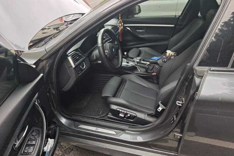 Used BMW 3 Series GT 2019 320i M Sport Package Left Front Seat