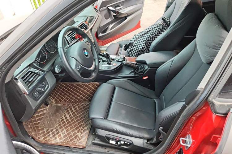 Used BMW 3 Series GT 2019 320i Sport Edition Left Front Seat