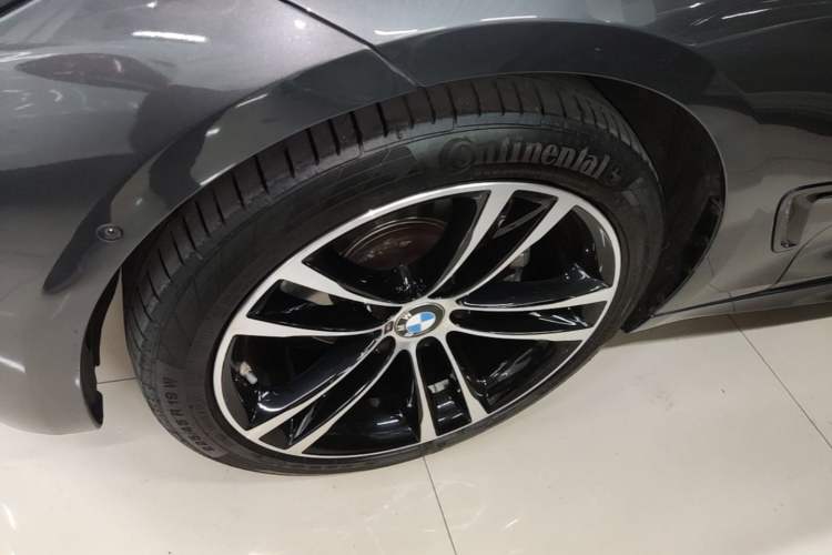 Used BMW 3 Series GT 2019 330i xDrive M Sport Night Edition Left Front Wheel Hub