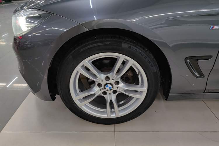 Used BMW 3 Series GT 2019 320i M Sport Package Left Front Wheel Hub