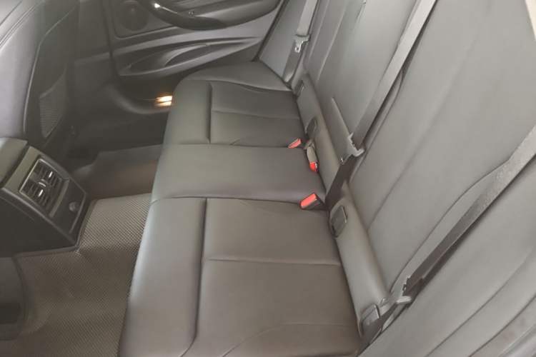 Used BMW 3 Series GT 2019 320i Sport Edition Left Rear Seat