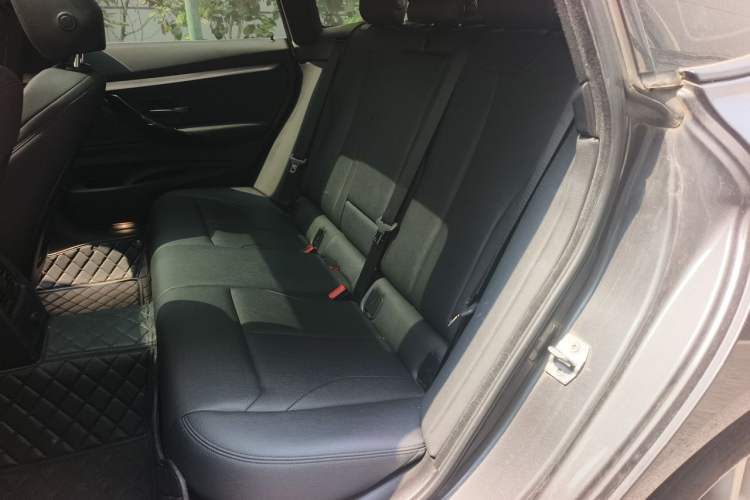 Used BMW 3 Series GT 2019 320i M Sport Package Left Rear Seat