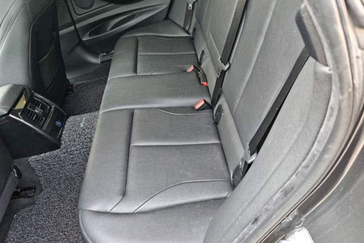 Used BMW 3 Series GT 2019 320i M Sport Left Rear Seat