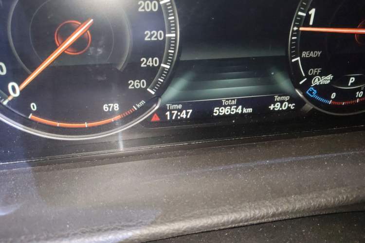 Used BMW 3 Series GT 2019 320i M Sport Package Odometer Close Up
