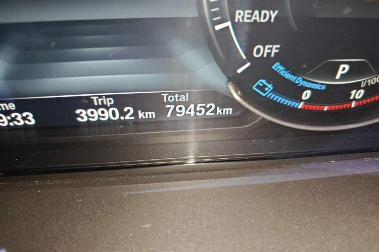 Used BMW 3 Series GT 2019 320i M Sport Odometer Close Up