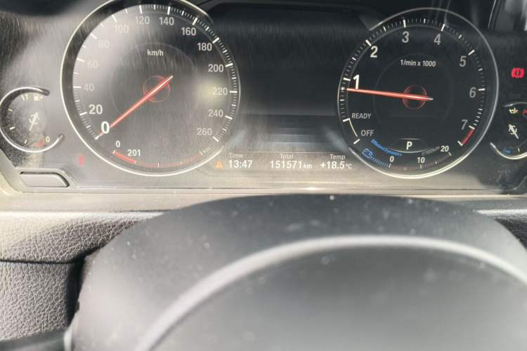 Used BMW 3 Series GT 2019 330i xDrive M Sport Edition Odometer Close Up