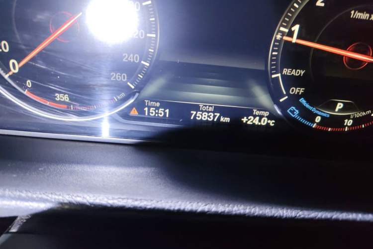 Used BMW 3 Series GT 2019 320i M Sport Package Odometer Close Up