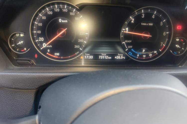 Used BMW 3 Series GT 2019 320i M Sport Package Odometer Close Up