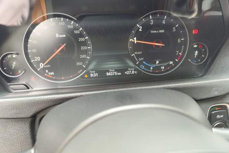 Used BMW 3 Series GT 2019 320i M Sport Odometer Close Up