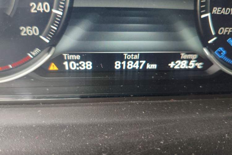 Used BMW 3 Series GT 2019 320i M Sport Package Odometer Close Up